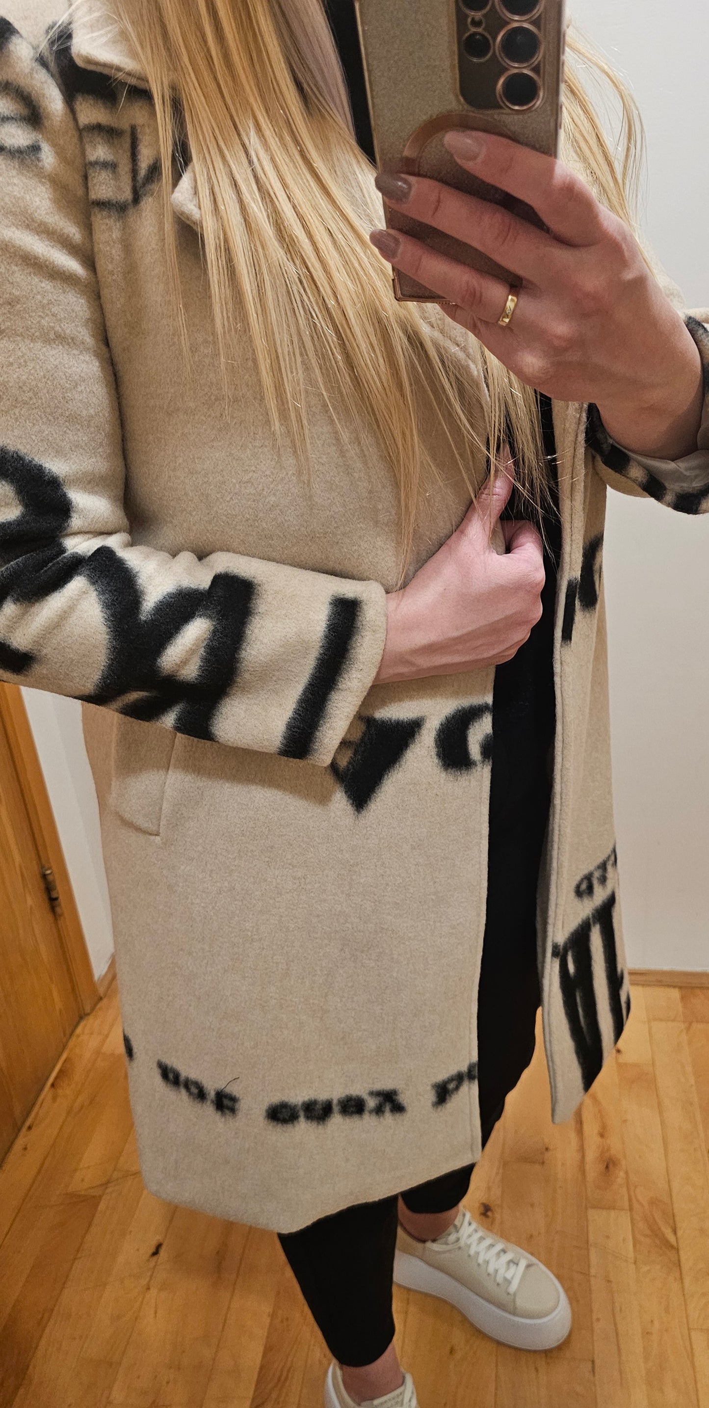 Ítalsk kápu texti