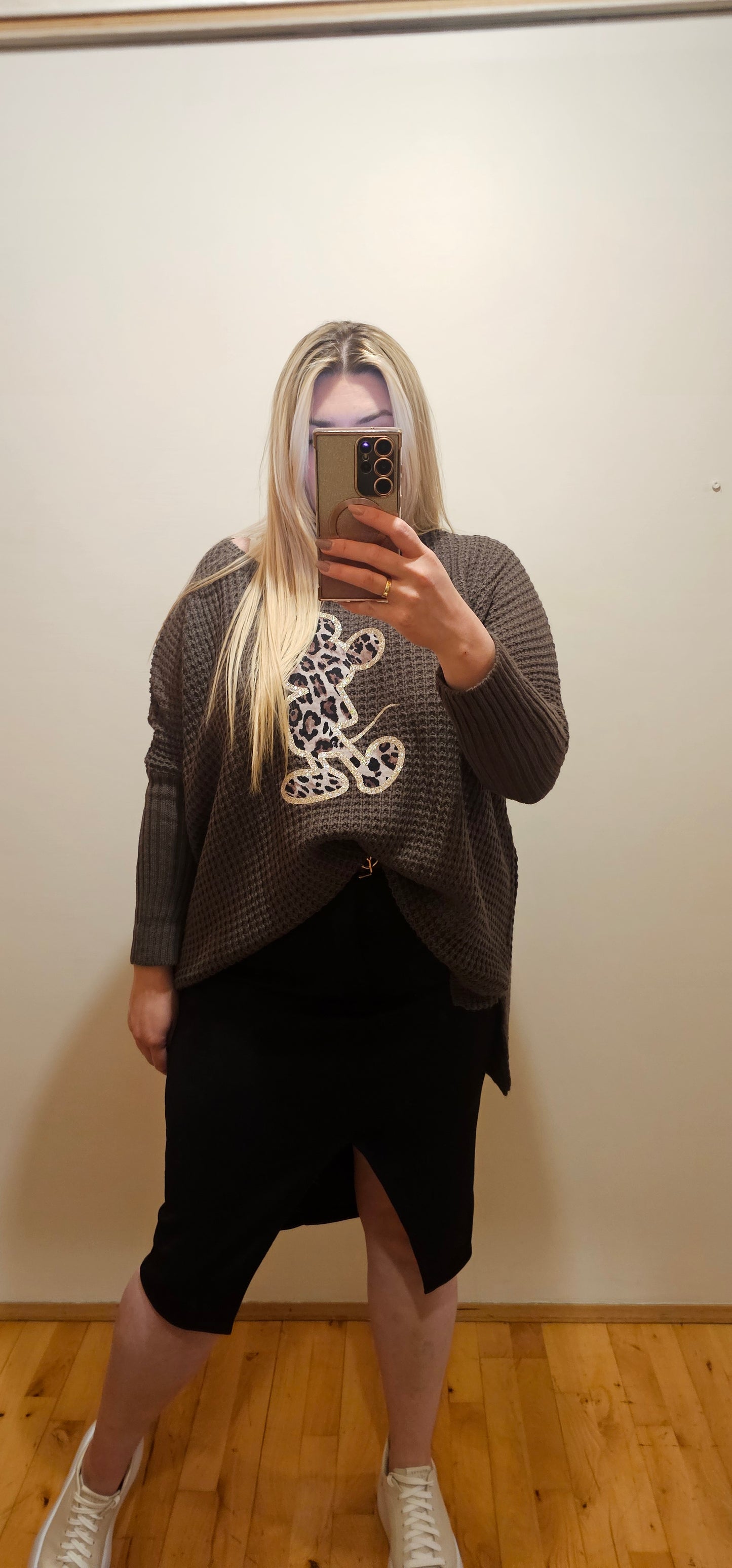 Sweter z Myszką Miki