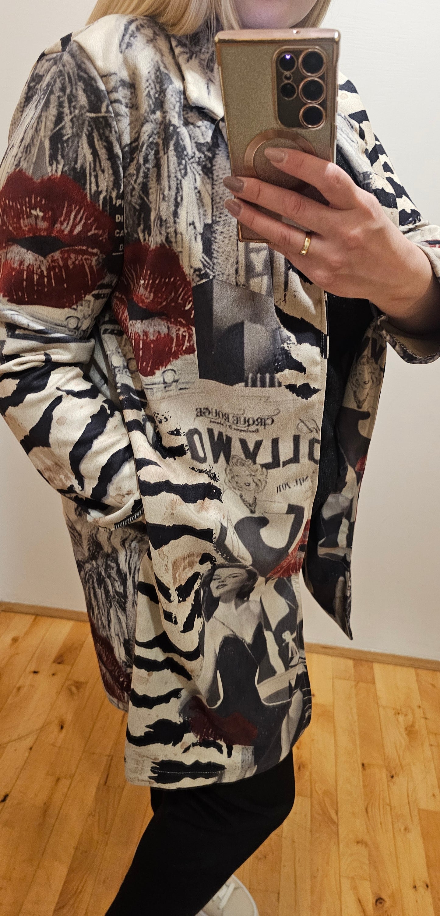 Marilyn's coat