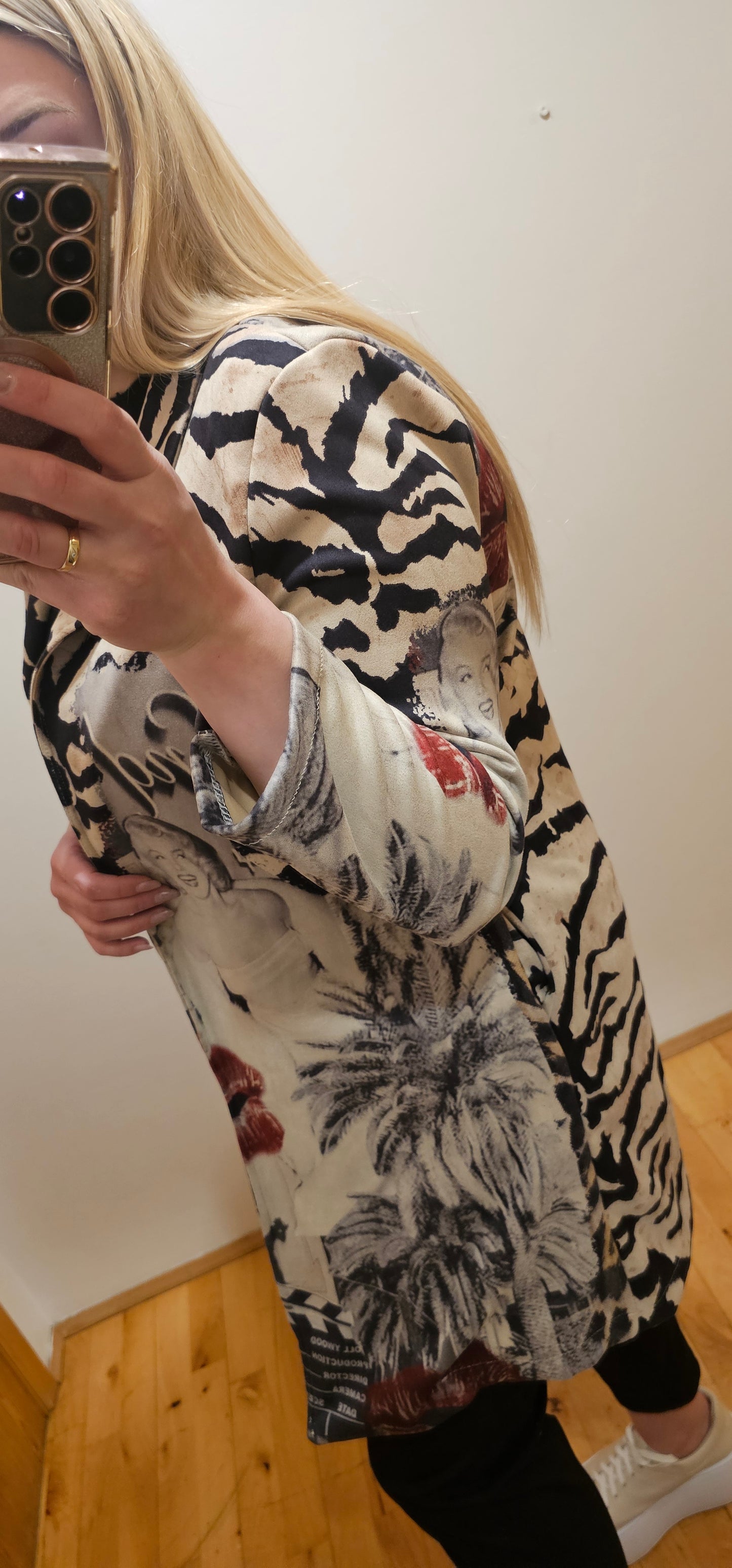 Marilyn's coat